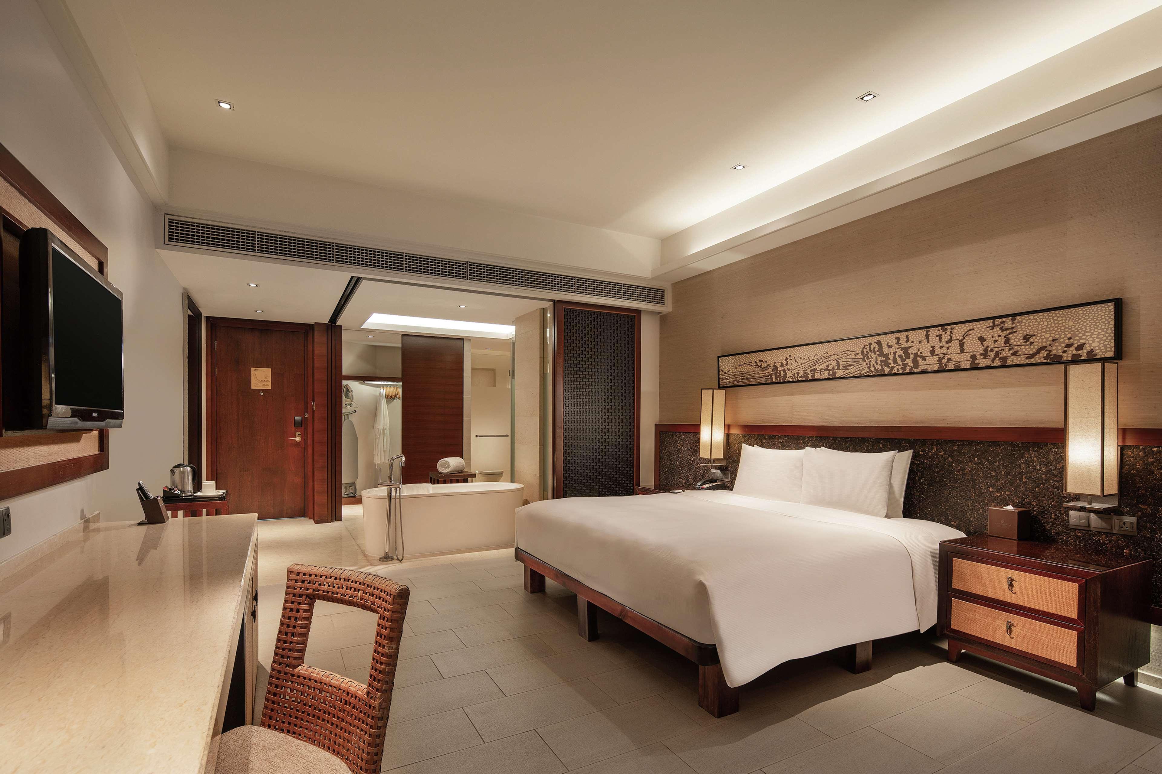 Doubletree Resort By Hilton Sanya Haitang Bay Exterior photo